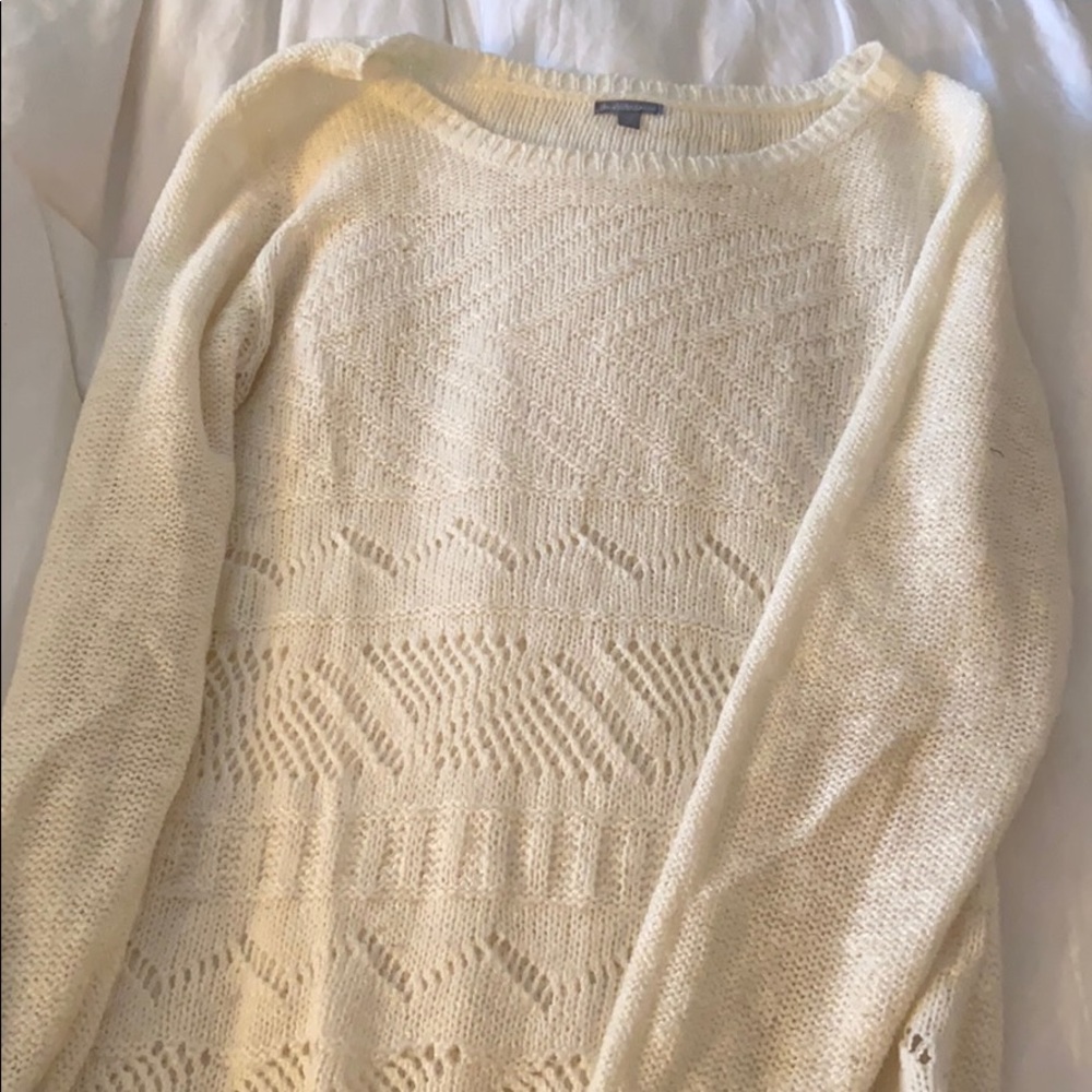 Lightweight sweater